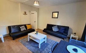 2 Bedroom Apartment In Kennington London